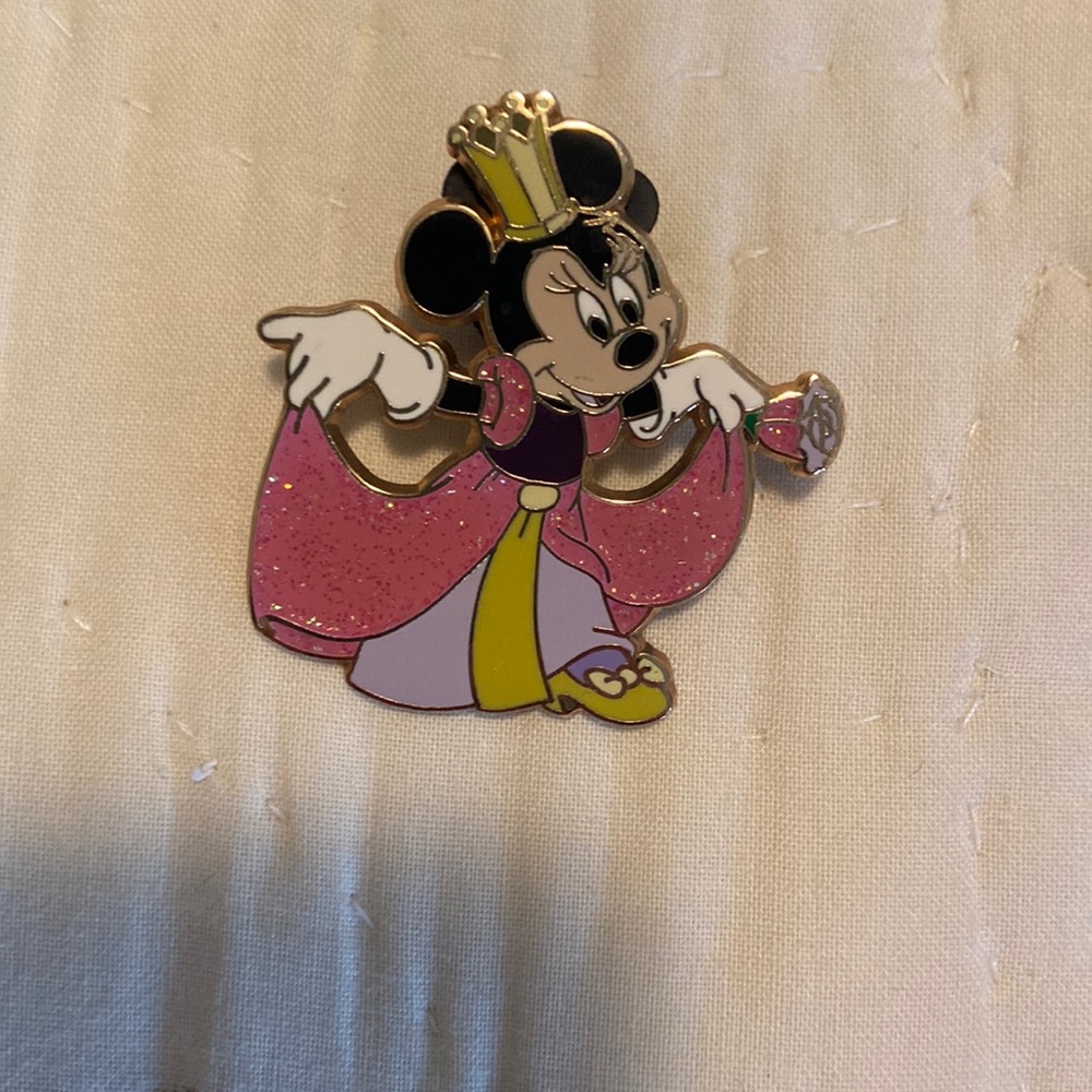 Princess Minnie pin
